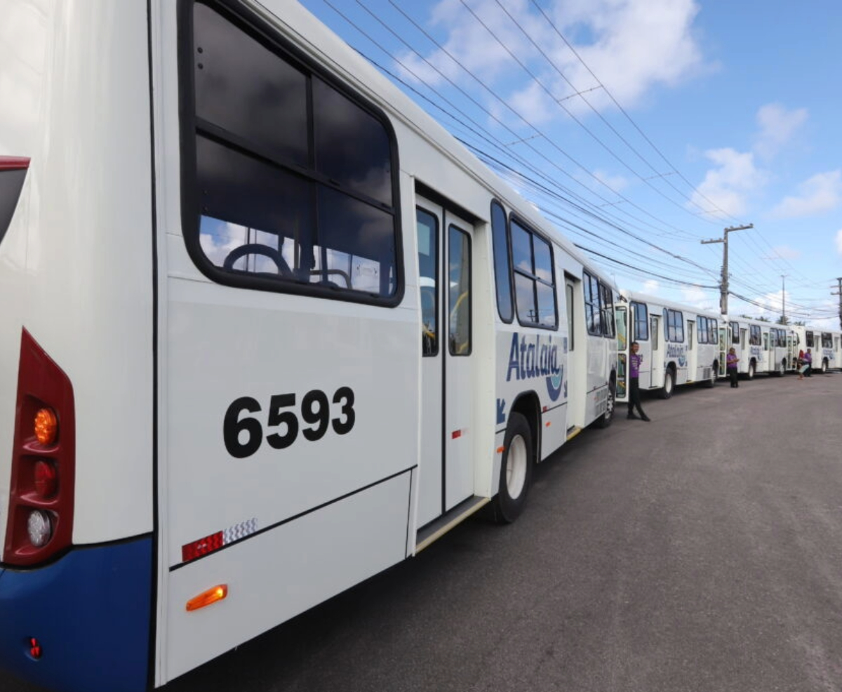 Governo abre mão de ICMS sobre combustíveis e possibilita renovação de frota de ônibus na RMR