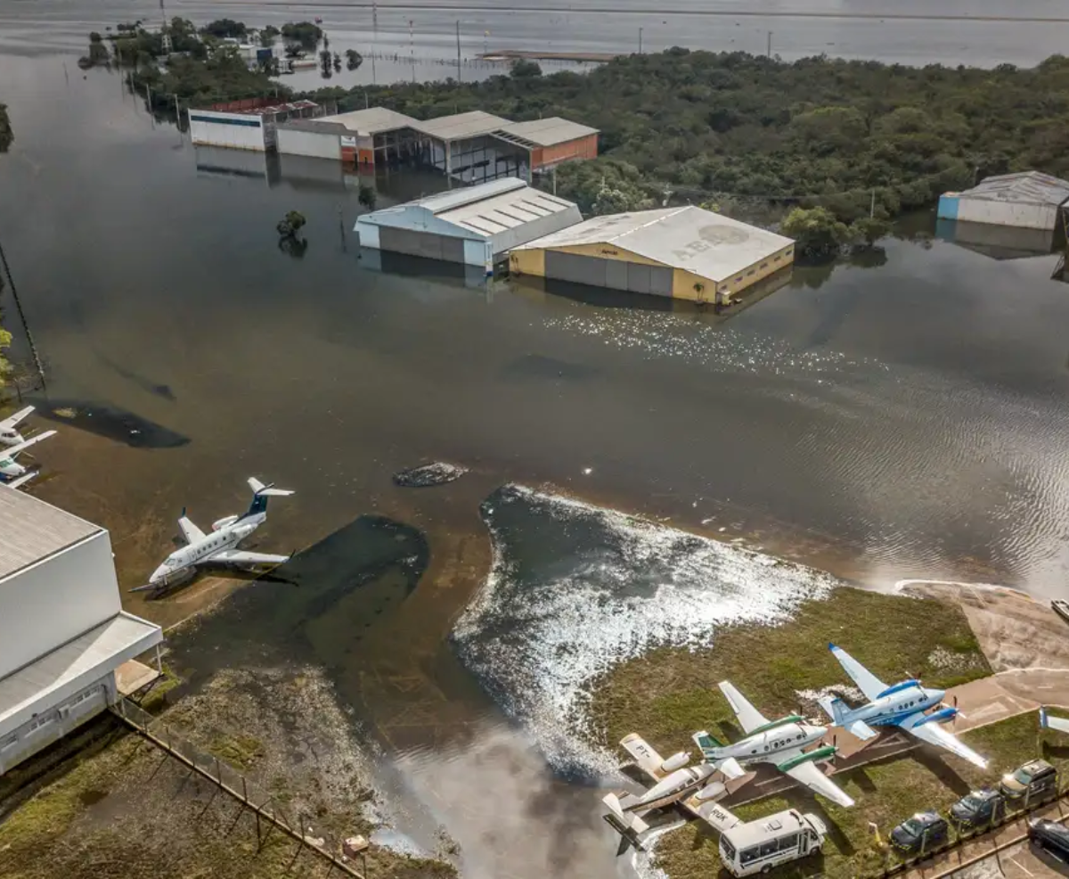 Aeroporto de Porto Alegre volta a receber voos comerciais na segunda (21)