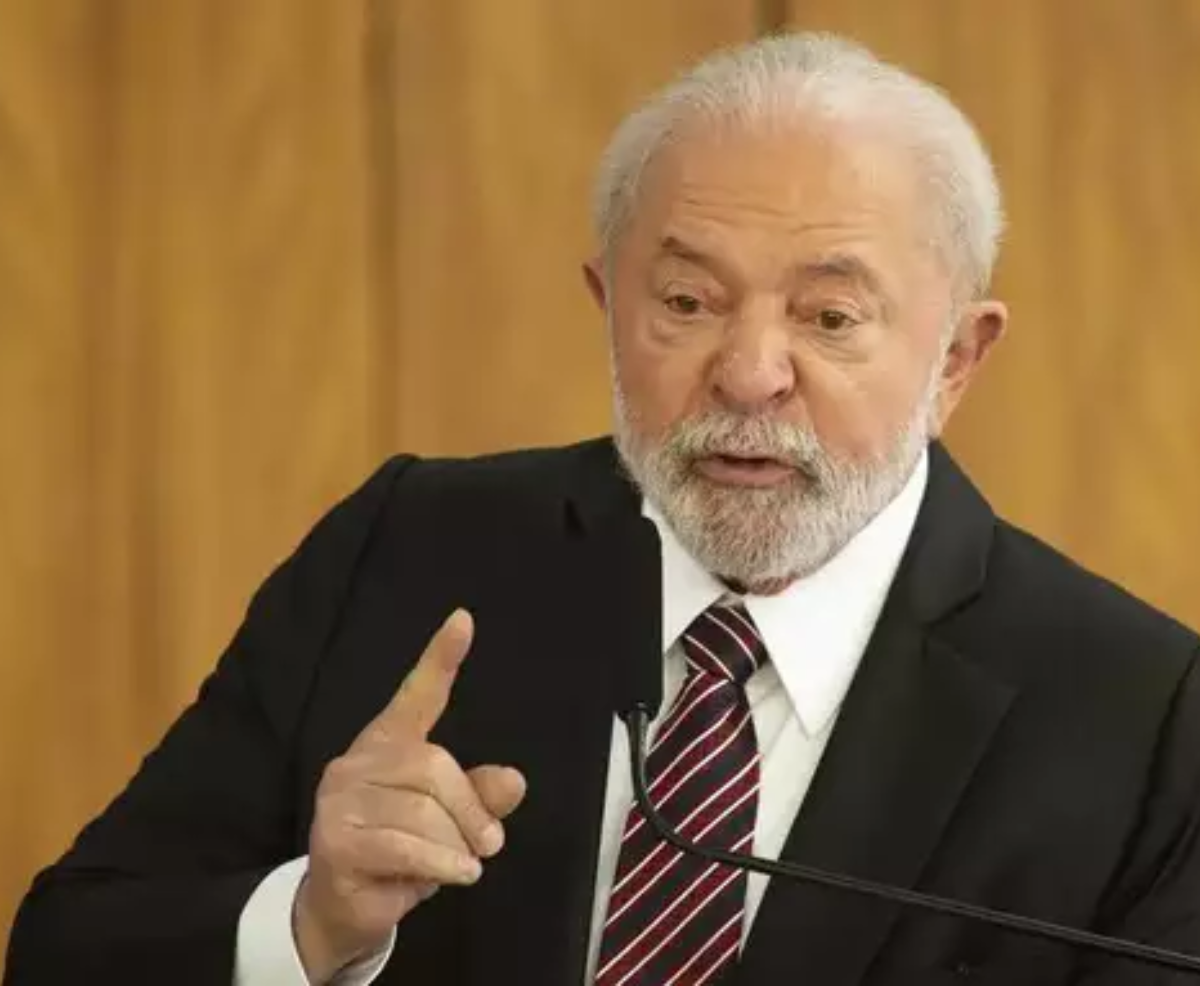 Lula cancela viagem à Rússia após sofrer acidente doméstico