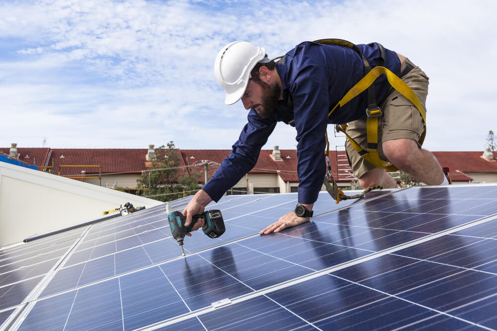 ABSOLAR alerta para aumento no imposto de importação de painéis solares