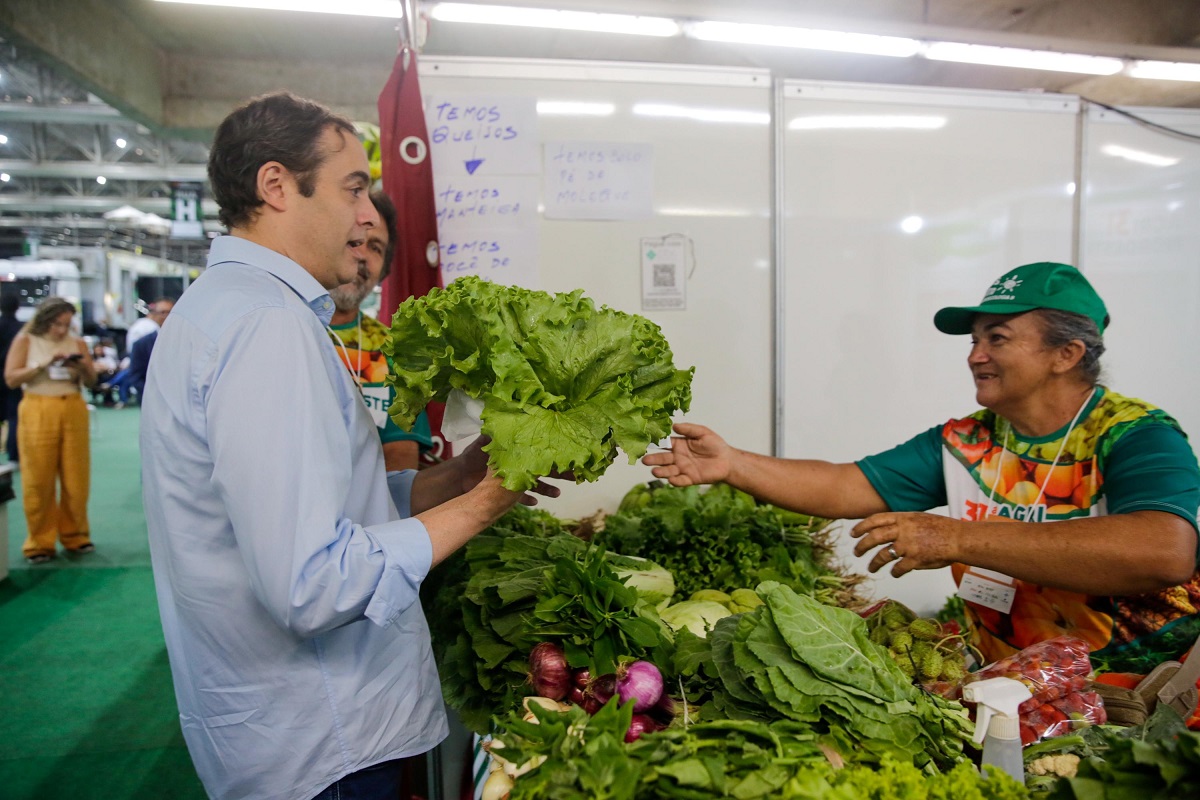 Entre os beneficiados, há 40 famílias atendidas pelo Agroamigo, o programa de microcrédito rural.