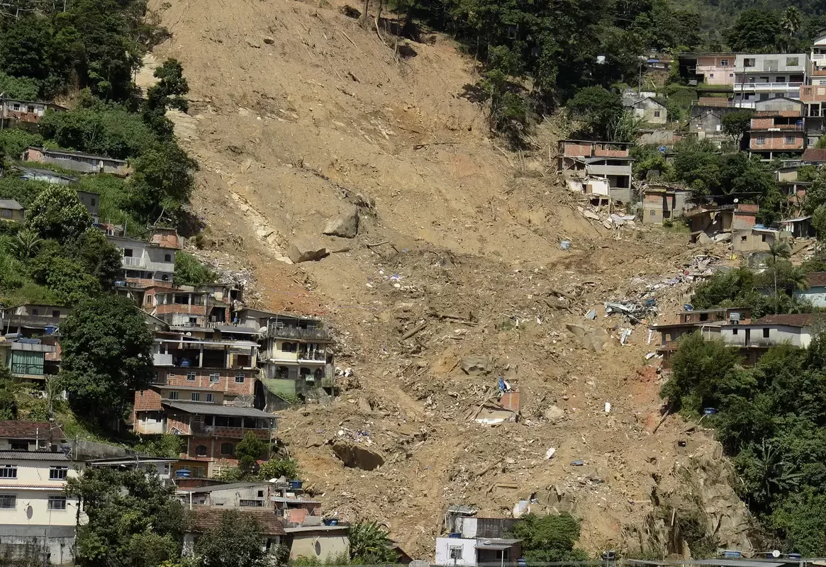 Crescimento urbano em áreas suscetíveis a deslizamentos avança 3,3% ao ano