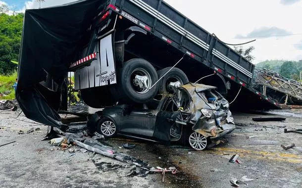 Subiu para 41 o número de mortos em acidente em MG; tragédia é a maior registrada em rodovias federais desde 2007