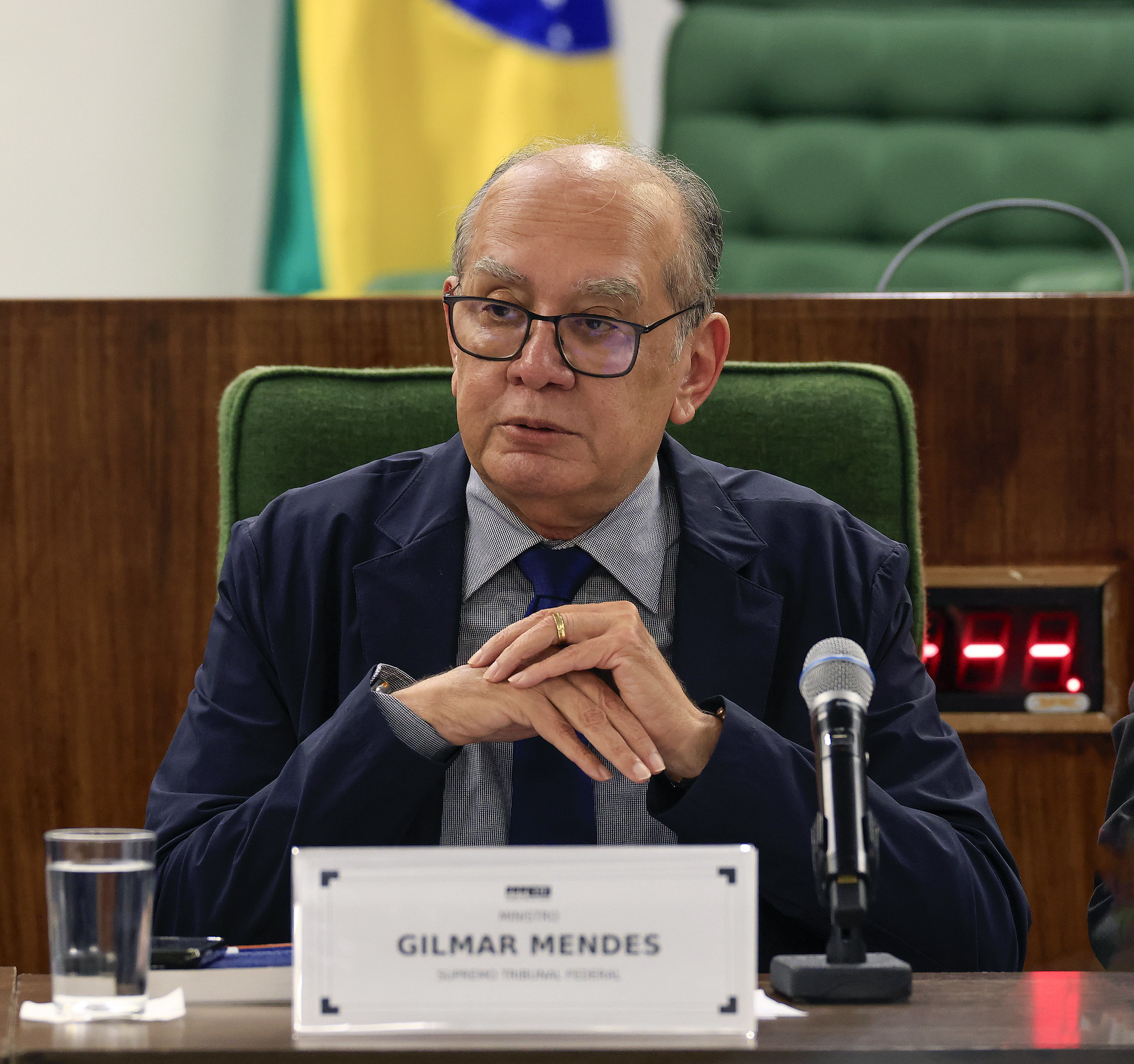 Gilmar Mendes demonstra apoio a Moraes e aponta “perplexidade e indignação” com plano golpista