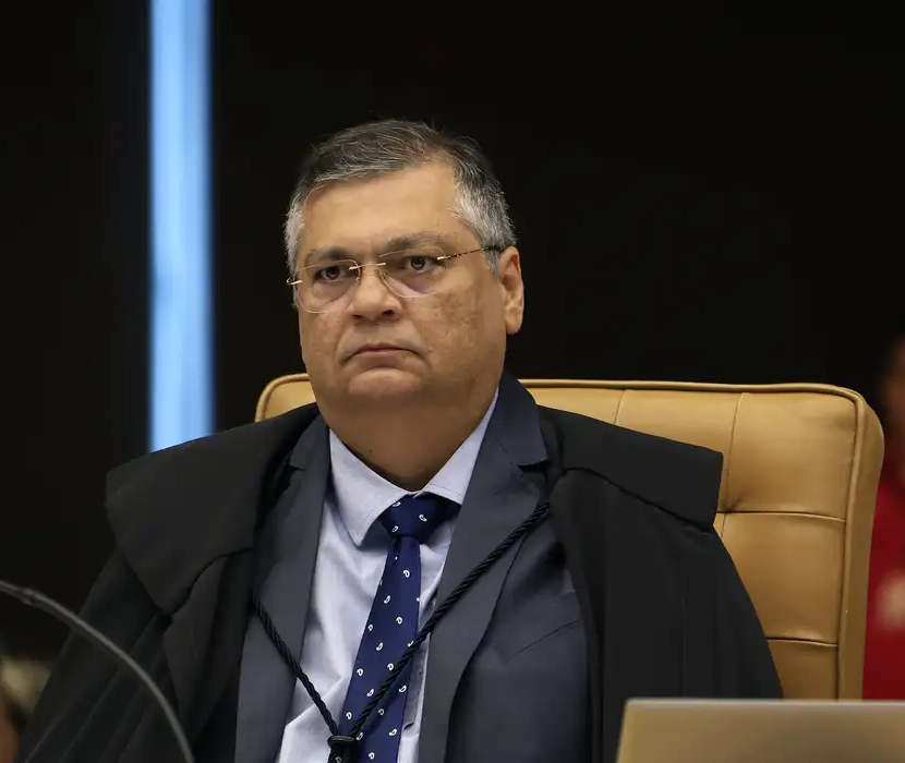 Flávio Dino mantém decisão sobre liberação de emendas parlamentares e rejeita pedido da AGU