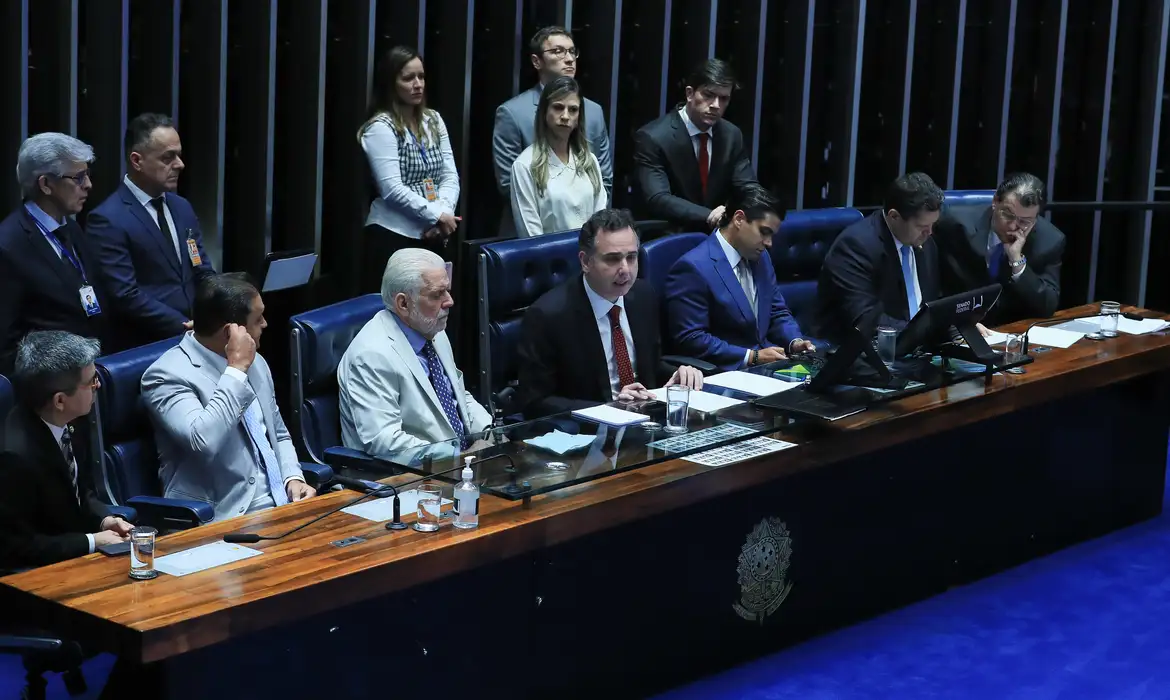 Congresso promulga emenda à Constituição para corte de gastos públicos