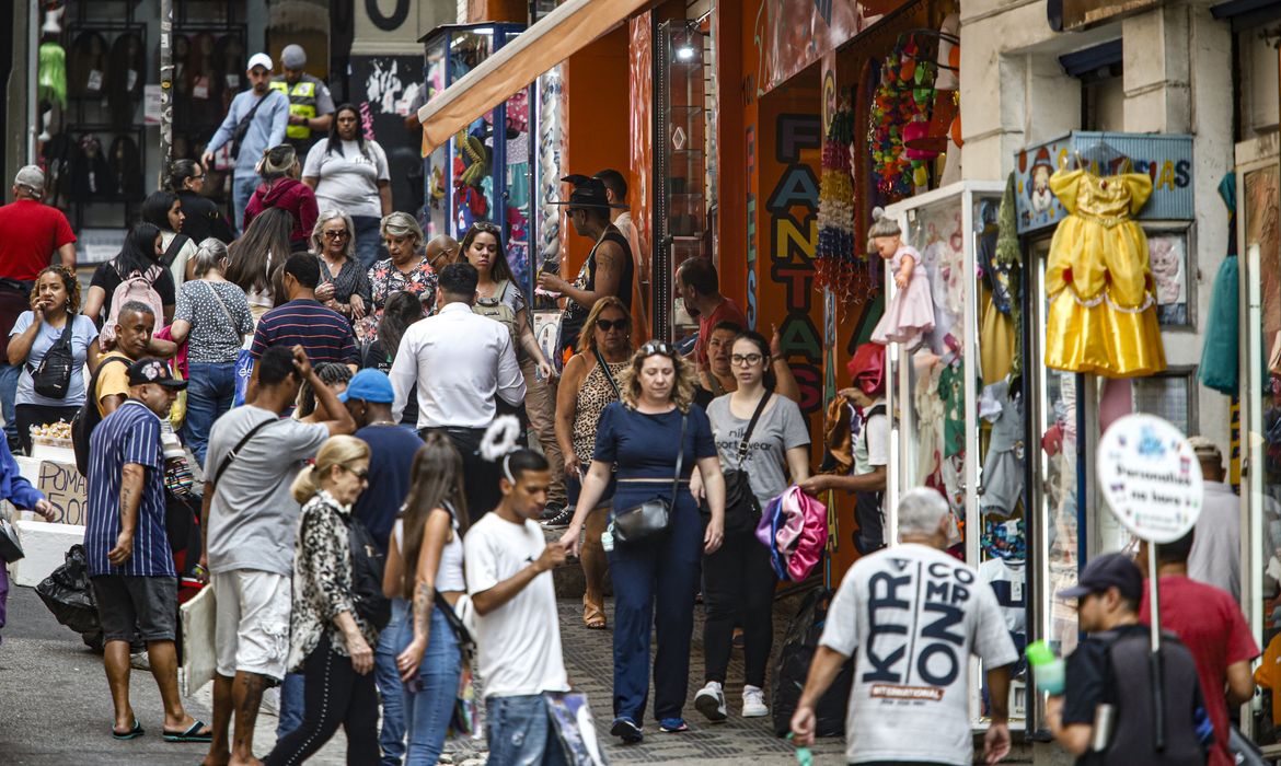 Salário mínimo passa para R$ 1.518 a partir desta semana