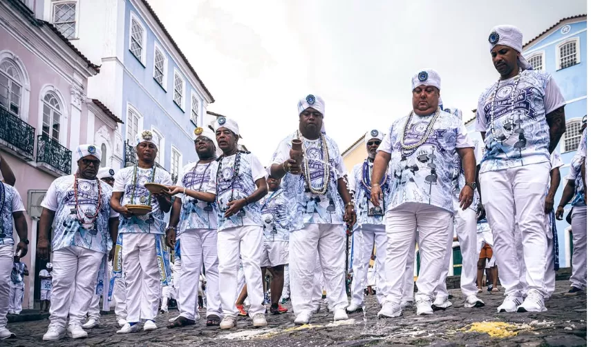 MPBA investiga suspeita de transfobia no afoxé Filhos de Gandhy após restrição a homens trans no Carnaval