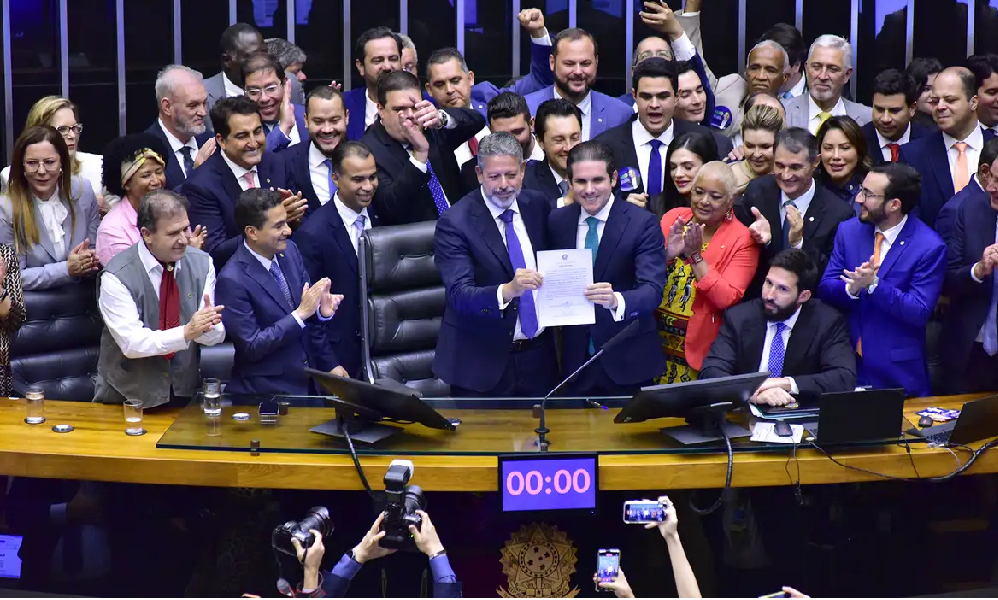 Paraibano Hugo Motta é eleito presidente da Câmara dos Deputados para os próximos dois anos