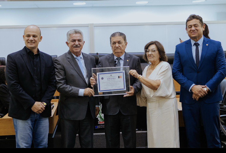 Mário Borba recebe título de cidadão paraibano pela Assembleia Legislativa