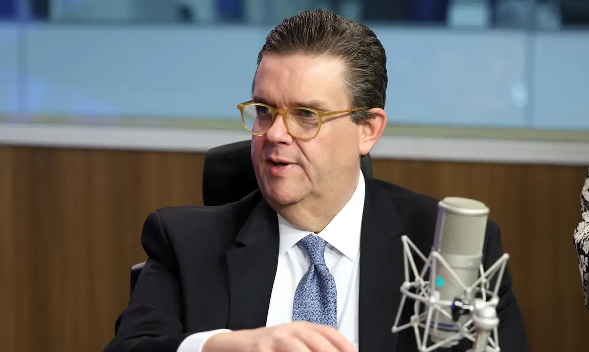 Wolney Queiroz anuncia cronograma de ressarcimento a aposentados