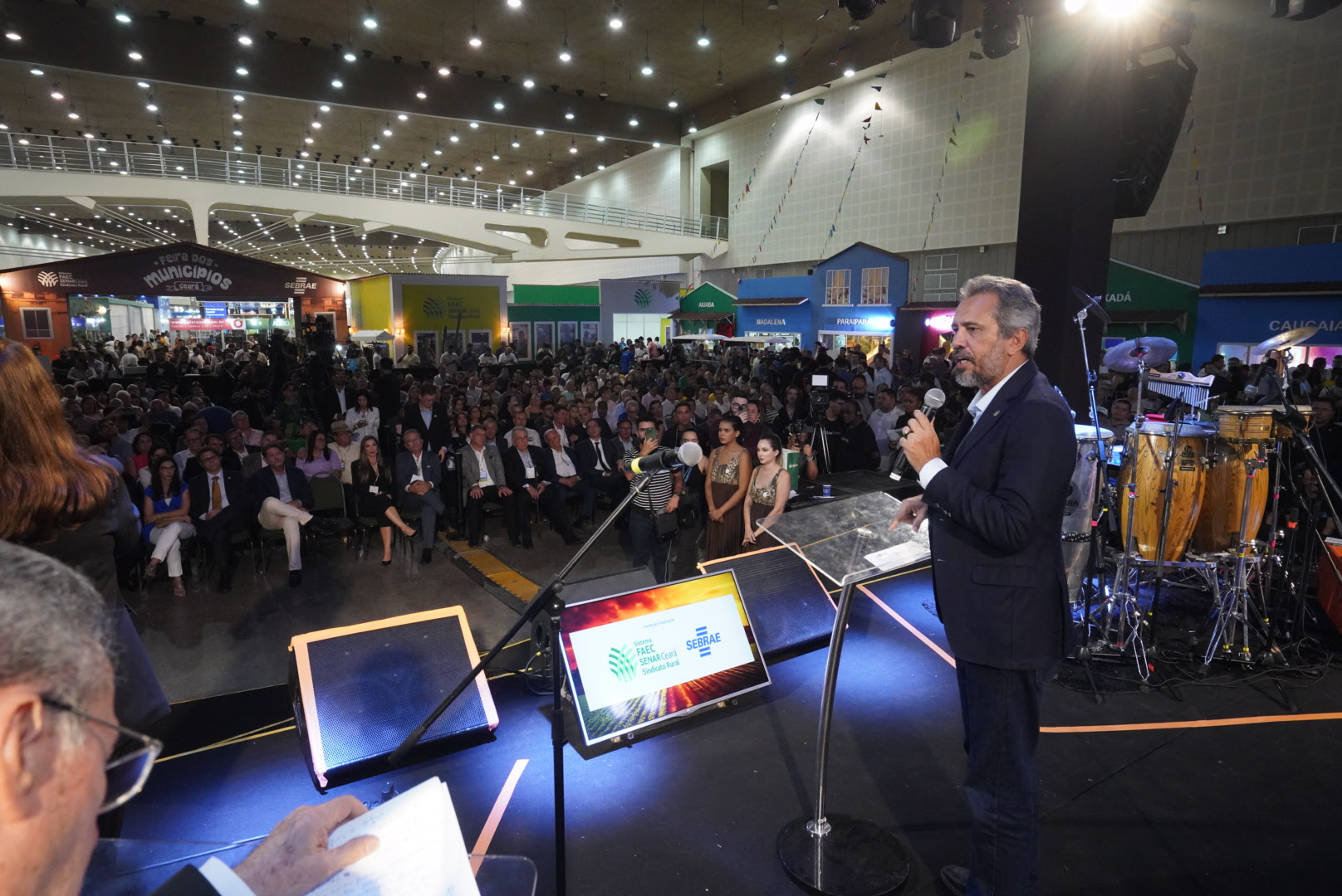 Governador Elmano de Freitas anuncia isenções para cobrança de água bruta e construção do Parque de Exposição do Eusébio