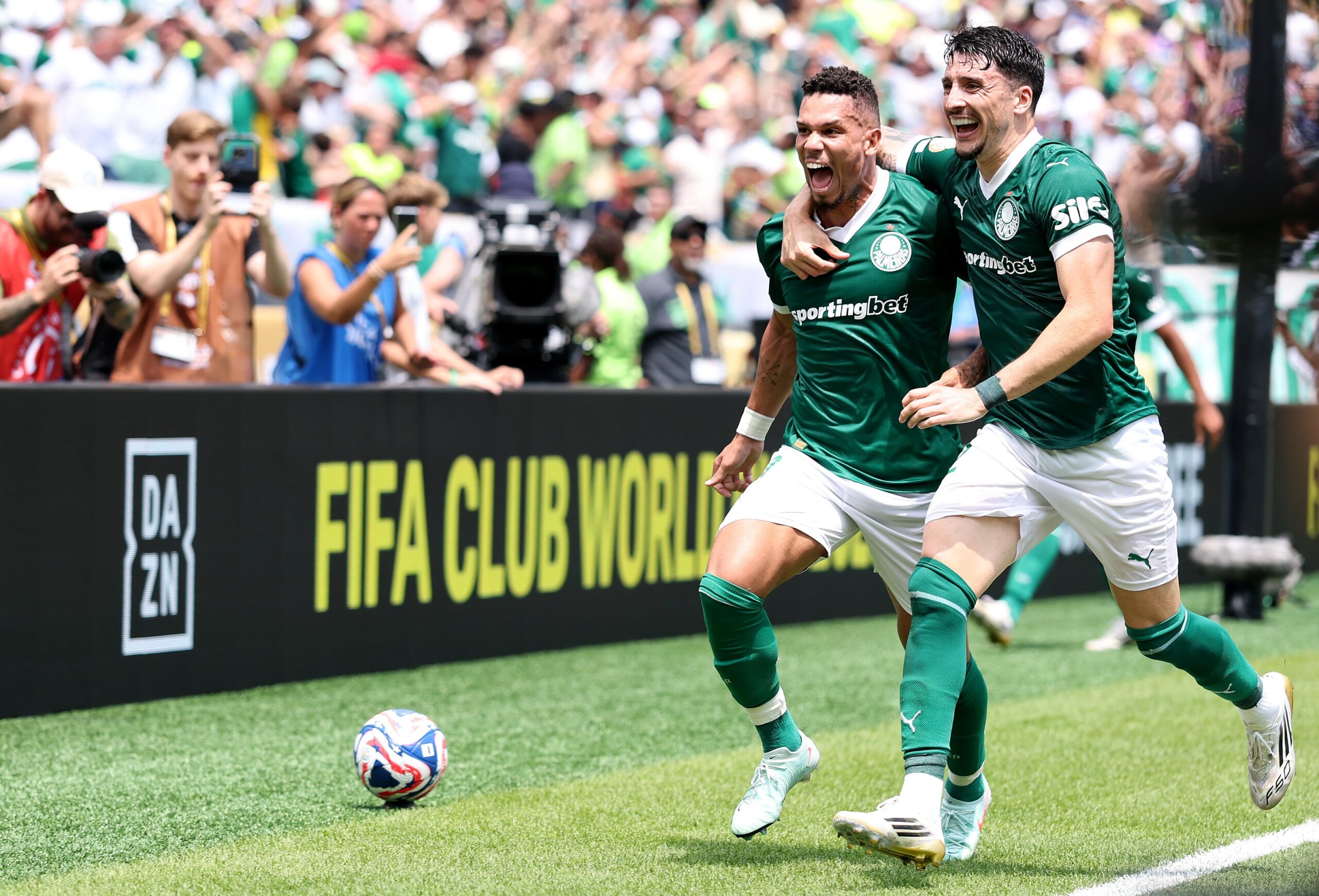 Mundial de Clubes 2025: Palmeiras bate Botafogo na prorrogação e avança para quartas de final