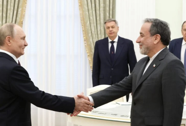 Rússia não exclui ajuda militar ao Irã em meio à ‘dramática escalada’ de conflito com EUA e Israel