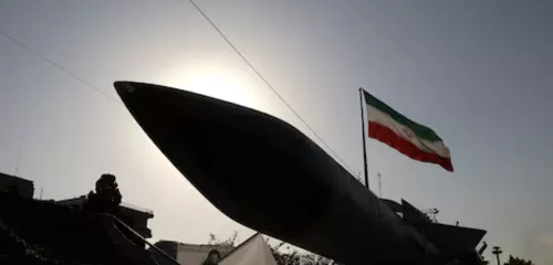 Conflito entre Israel e Irã se intensifica com novas ofensivas e mortes de civis neste domingo