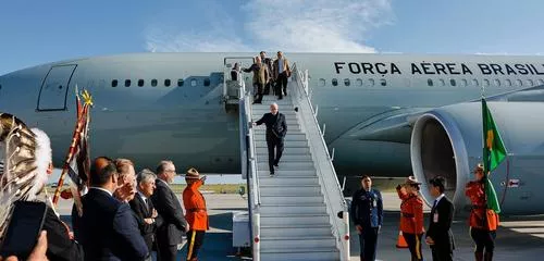Lula chega ao Canadá para o G7 e critica gastos com guerras: “Nasci para a paz”