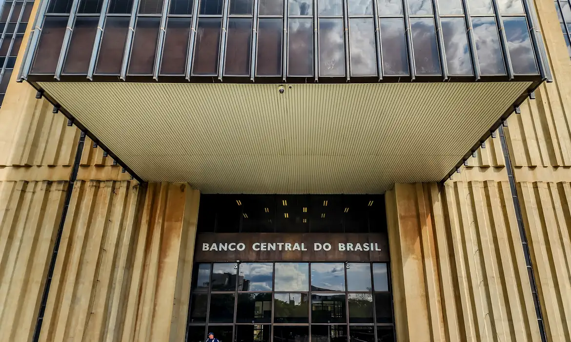 Mercado financeiro reduz previsão da inflação para 4,95%; a 1ª do ano abaixo de 5%
