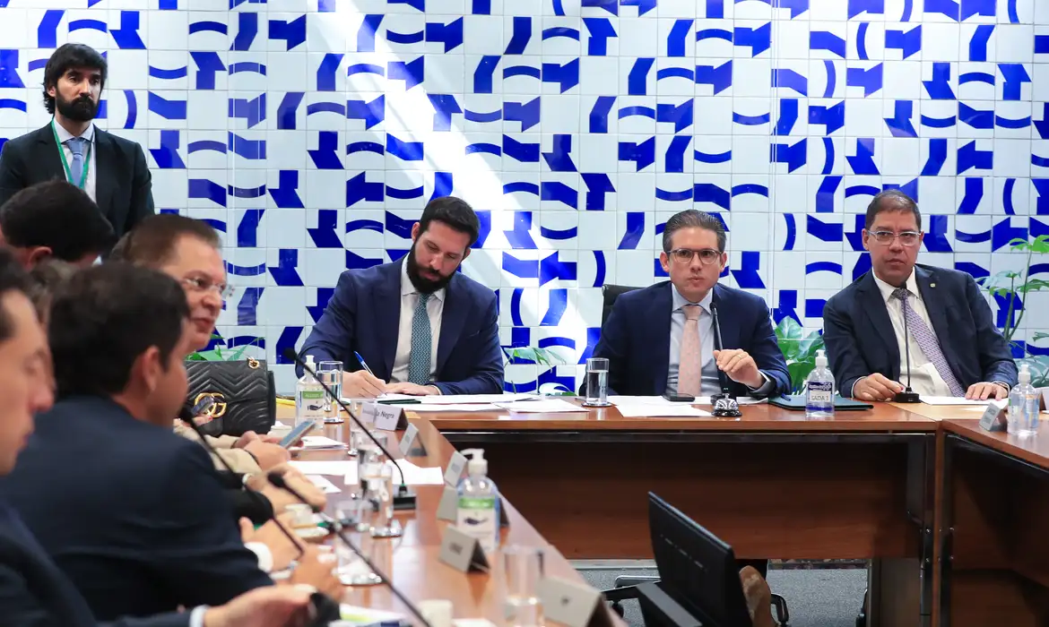 Clima tenso: Câmara pauta urgência para derrubar decreto de IOF