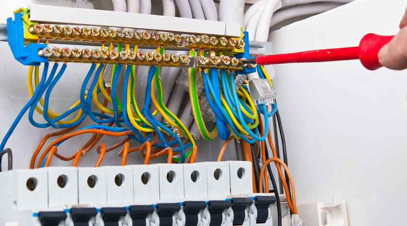 Pernambuco sedia encontro para capacitar eletricistas e combater o mercado ilegal de materiais na construção civil