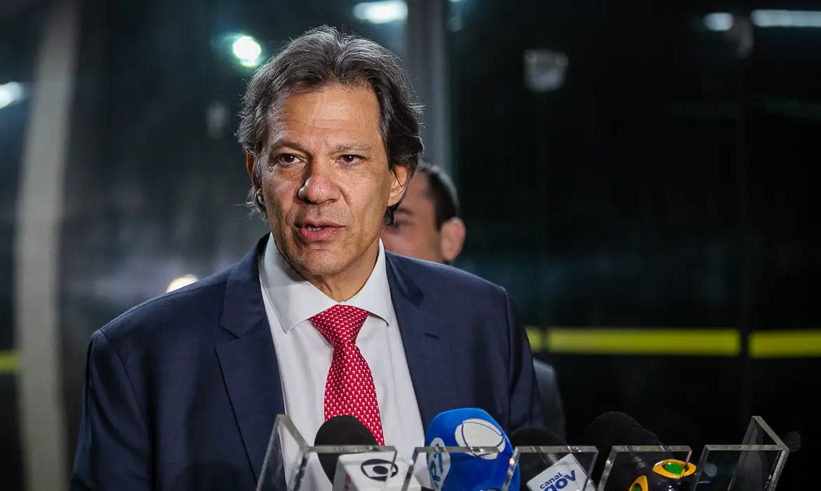 Tesouro dos EUA procura Haddad para agendar reunião sobre tarifaço