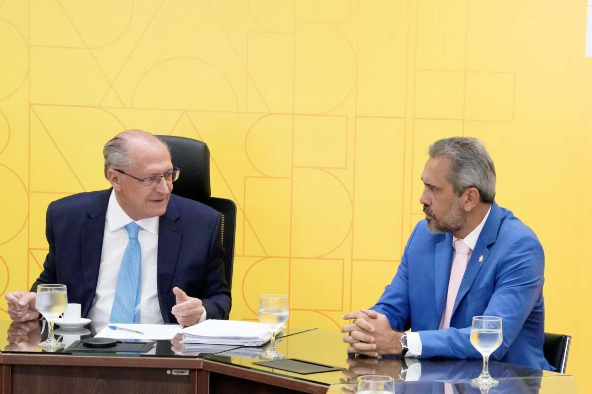 Diante de tarifaço dos EUA, Ceará articula grupo com governo federal e empresários para proteger exportações