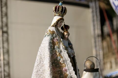 Festa do Carmo: novo manto da imagem peregrina de Nossa Senhora do Carmo é apresentado