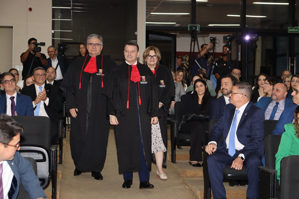 Novo procurador de Justiça do MPPB toma posse, em sessão solene do CPJ