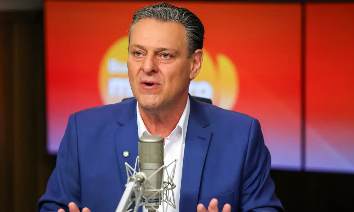 Selic a 15% é inadmissível, diz Carlos Fávaro