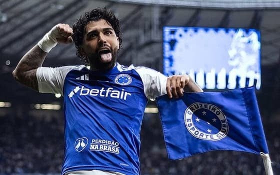 Com dois gols de Gabigol, Cruzeiro goleia e mantém liderança