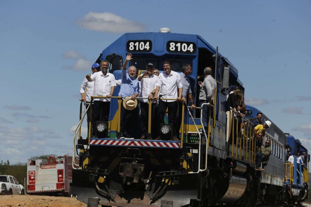 No Ceará, Lula libera mais R$ 1,4 bi para a TransNordestina; ferrovia irá conectar 53 cidades de três estados