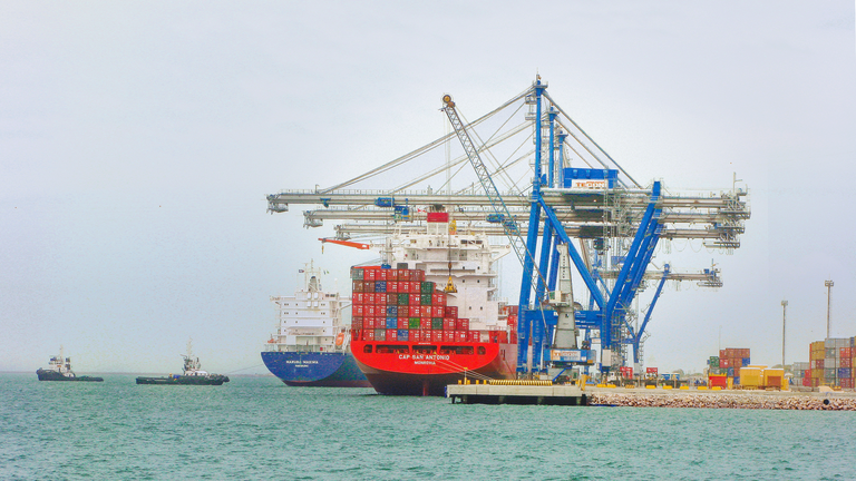 Movimentação de cargas em portos é a maior da história