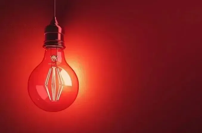 Aneel determina bandeira tarifária vermelha patamar 2, em agosto; veja como economizar energia