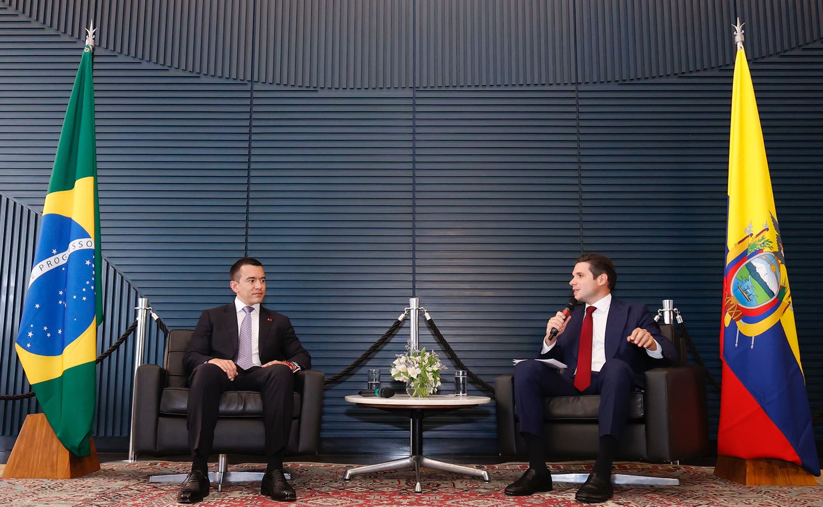 Hugo Motta recebe presidente do Equador e defende colaboração no combate ao crime organizado