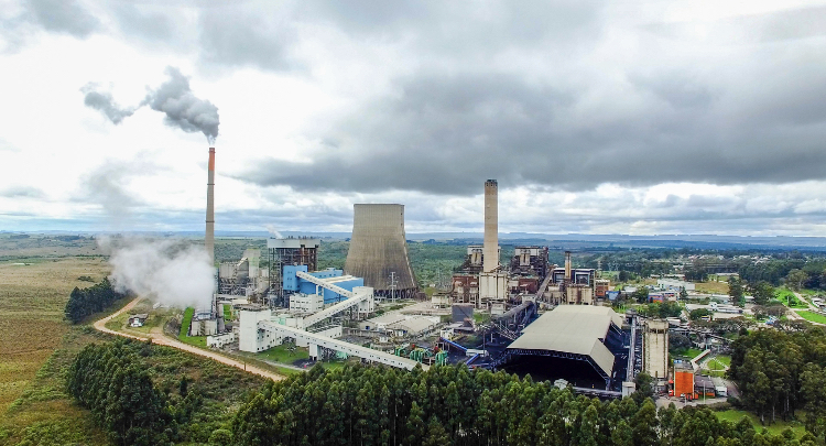 Após onze anos, governo prevê contratar termelétricas a combustível fóssil