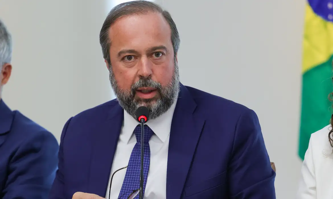 Governo estuda parceria com Bolívia para nova hidrelétrica binacional