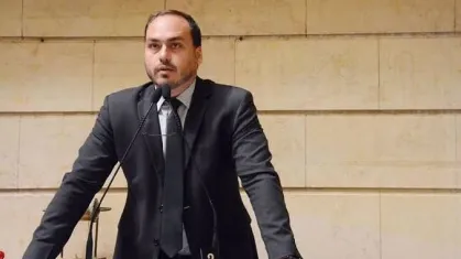 Carlos Bolsonaro chama governadores de direita de “ratos”, “canalhas” e “oportunistas”