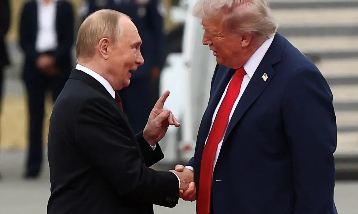 Trump e Putin encerram reunião sem acordo, mas com diálogo “produtivo”