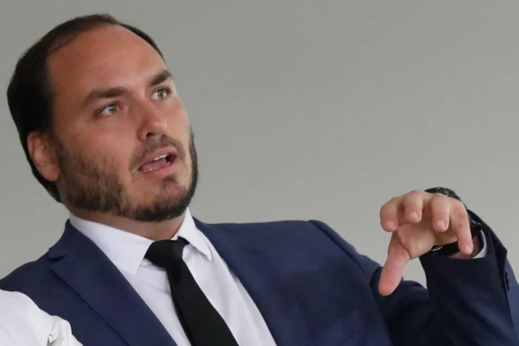 Bolsonaro ‘está magro’ e ‘não tem vontade de se alimentar’, diz Carlos após visita