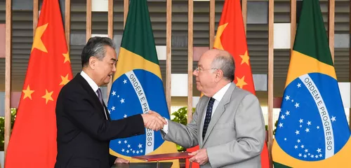 Wang Yi diz a Mauro Vieira que China e BRICS apoiam Brasil contra “unilateralismo e intimidação”