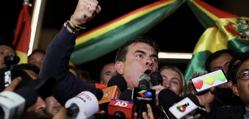 Bolívia vive derrota histórica da esquerda e eleição vai ao 2º turno em outubro