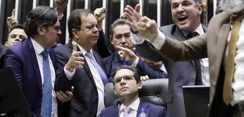 Hugo Motta analisa punição a parlamentares que causaram tumulto na Câmara