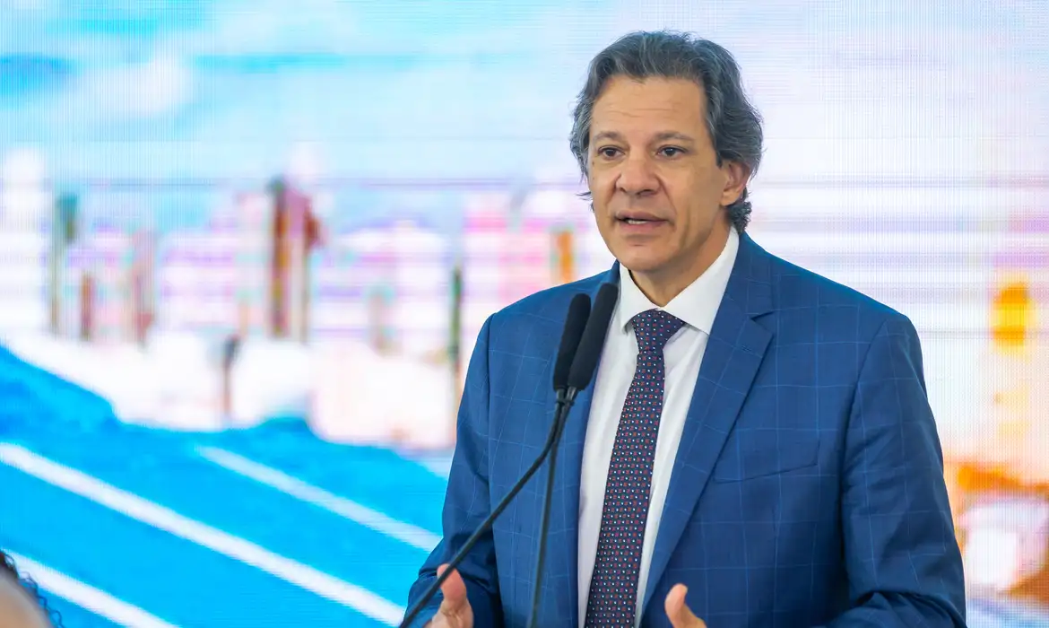 Haddad entrega hoje a Lula plano contra efeitos do tarifaço dos EUA
