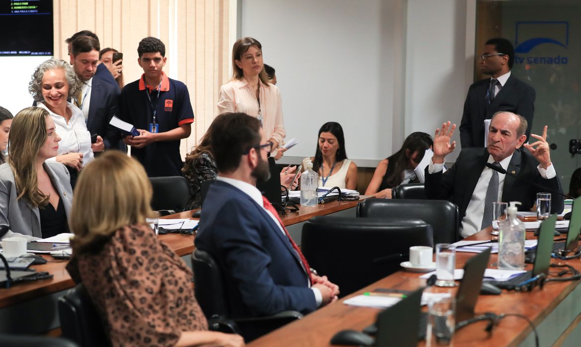 CCJ do Senado aprova novo código eleitoral com 900 artigos