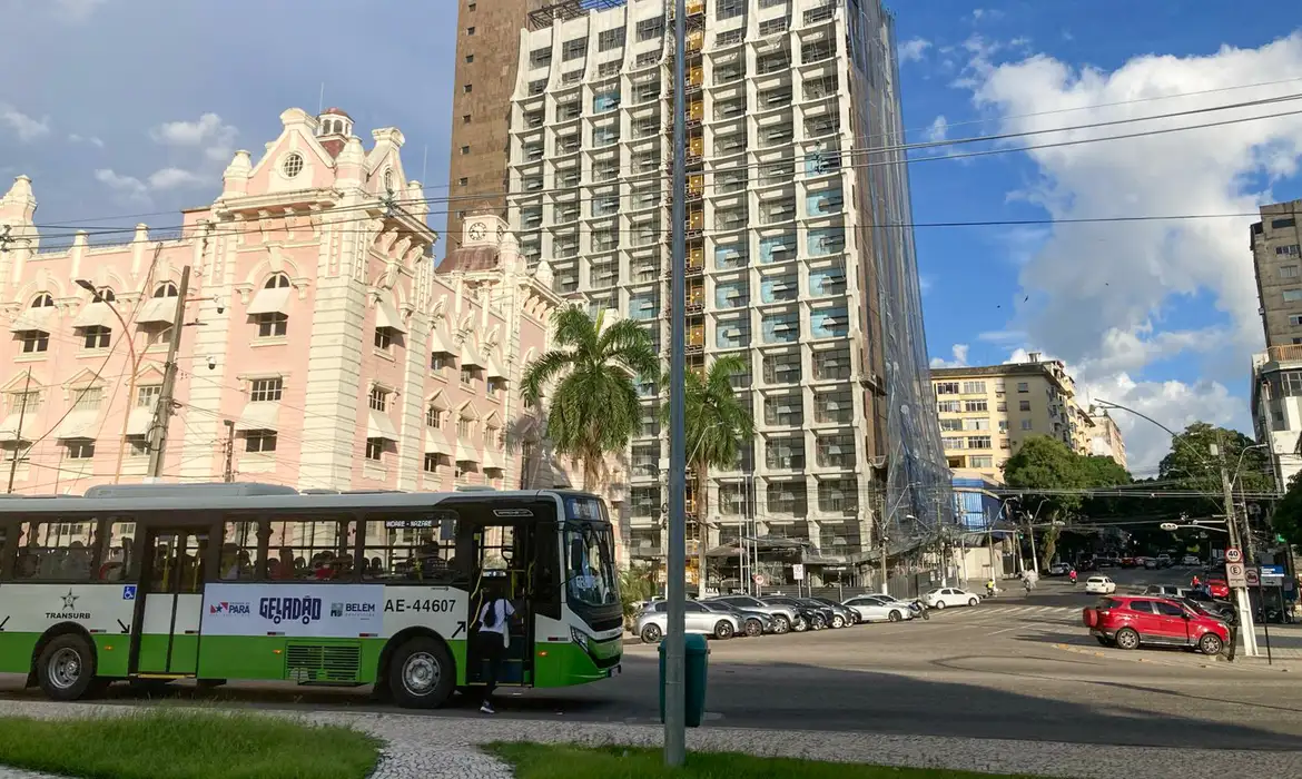 COP30: Brasil cria força tarefa para resolver crises de hospedagem em Belém