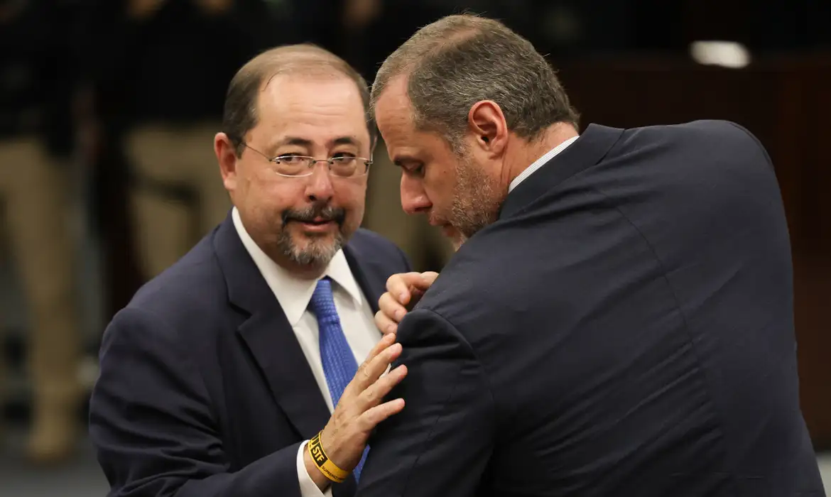 Defesa de Bolsonaro diz que penas foram excessivas e vai recorrer