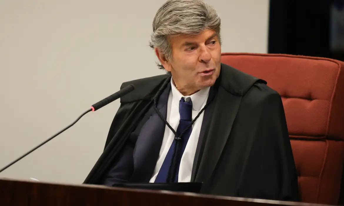 Trama golpista: Fux absolve Bolsonaro e condena Braga Netto e Cid