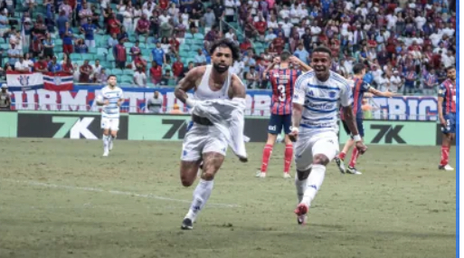 Gabigol marca golaço, e Cruzeiro vence o Bahia pelo Brasileirão