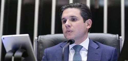 Hugo Motta confirma projeto do Imposto de Renda como pauta exclusiva desta quarta-feira