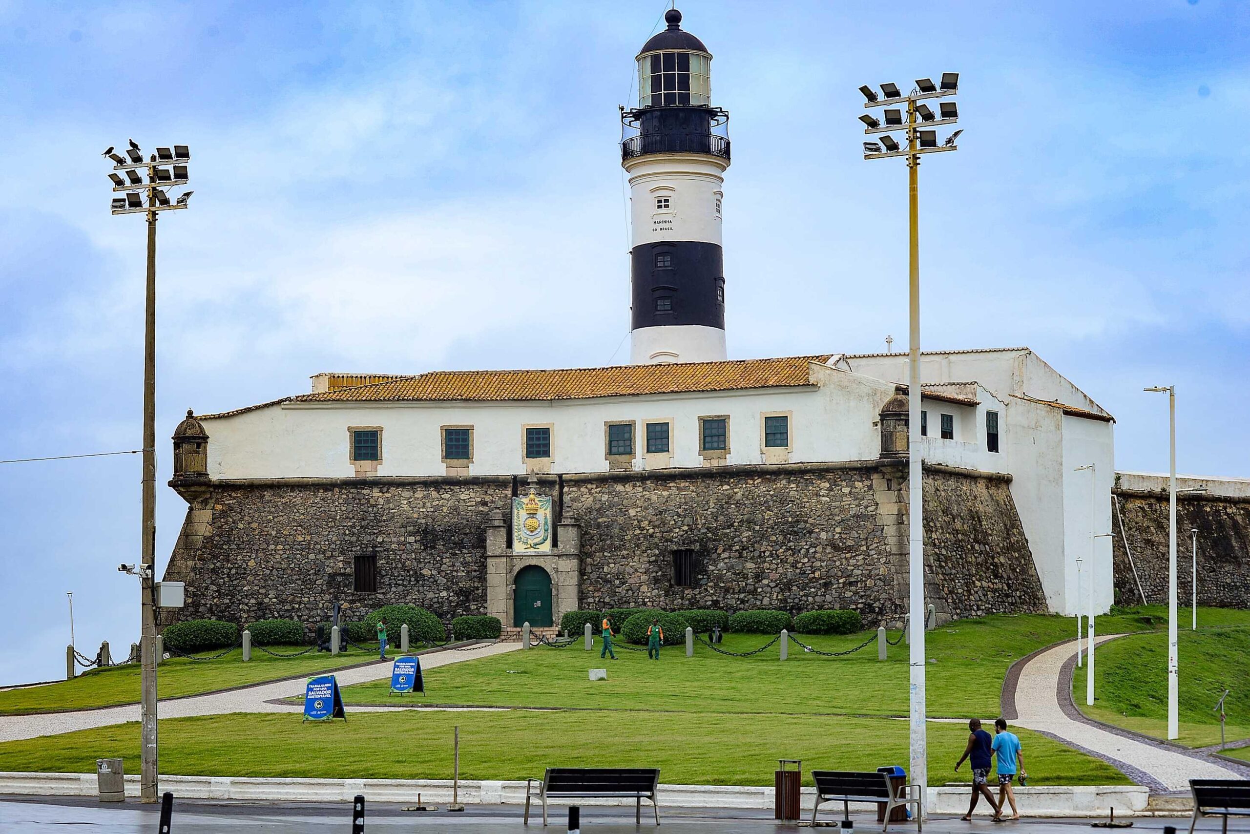 Desfile Sustentável leva moda com tecidos reaproveitados à edição Nordeste da Bienal do Lixo em Salvador