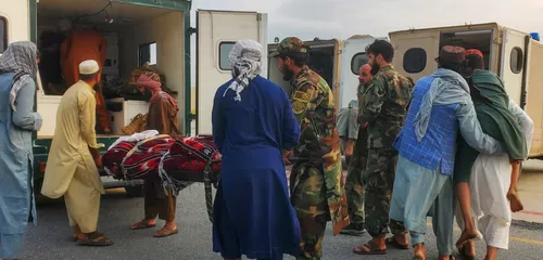 Afeganistão deixa mais de 800 mortos e milhares de feridos